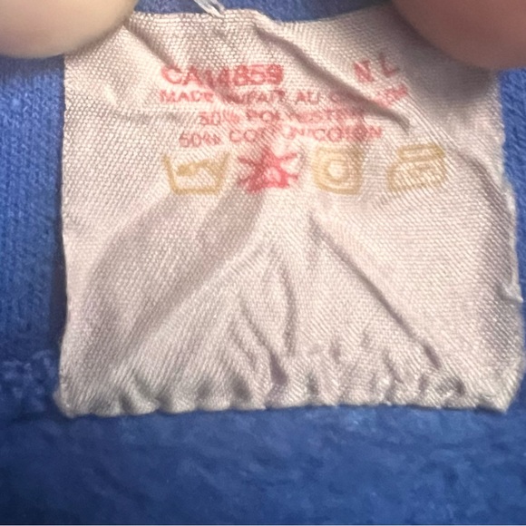 Vintage Canadian made men’s M, women’s L? First Nations theme sweatshirt - Picture 4 of 5